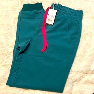 NWT FIGS hydrogreen high waisted Zamora pants. XS.